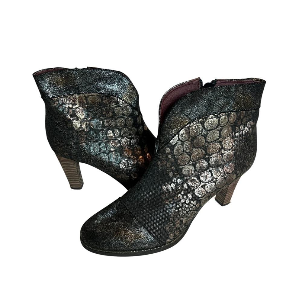 L'Artiste Spring Step Eleni Ankle Boots Embossed Leather Heels Booties 42 11.5